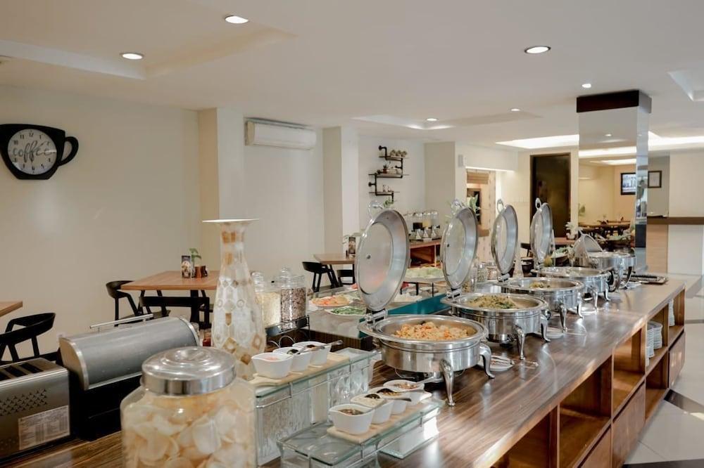 Hotel Regantris Malioboro à Yogyakarta Extérieur photo