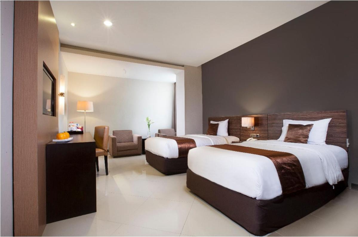 Hotel Regantris Malioboro à Yogyakarta Extérieur photo