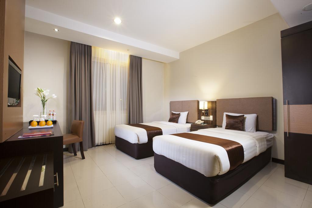 Hotel Regantris Malioboro à Yogyakarta Extérieur photo